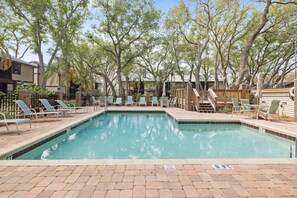 Pool - Reduced Price, Beautiful 2/2 Condo 3 Miles to Honeymoon Island Beach and Caladesi Island (Palm Harbor)