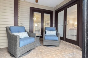 Property grounds - Reduced Price, Beautiful 2/2 Condo 3 Miles to Honeymoon Island Beach and Caladesi Island (Palm Harbor)