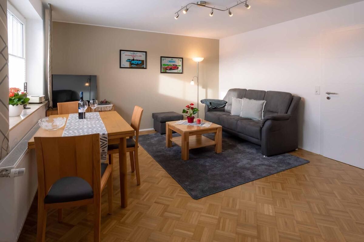 Astenpanorama - 1 Schlafzimmer-Ferienwohnung Astenpanorama