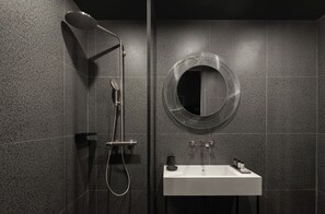Habitación individual estándar | Baño | Ducha y cabezal de ducha tipo lluvia