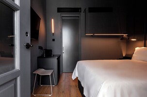 Petite Double Room | Biancheria da letto di alta qualità, Wi-Fi gratuito, lenzuola