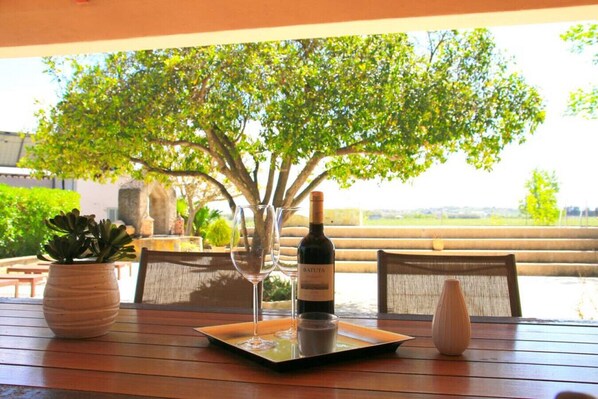 تناول الطعام بالخارج