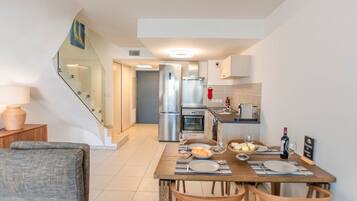 Réfrigérateur, four, plaque de cuisson, lave-vaisselle