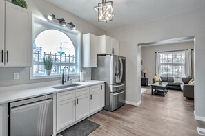 Fridge, microwave, oven, stovetop - Washington Park/Down Town Denver (Denver)