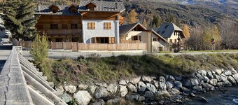 Superbe Appartement Chalet Pieds des Pistes et des Bains