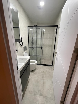 Regadera, regadera tipo lluvia, amenidades de baño gratuitas