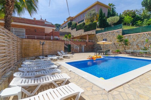 Club Villamar - Detached Spanish style holiday villa with private pool, 2 independent sections, m...