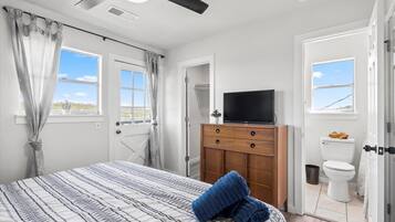 3 Schlafzimmer, Schreibtisch, Bügeleisen/Bügelbrett, WLAN