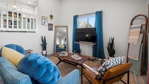 テレビ、書斎 / ワークスペース