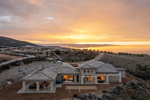 Incredible Estate w/ Panoramic Views & Bocce Ball Court! | Malbec by AvantStay