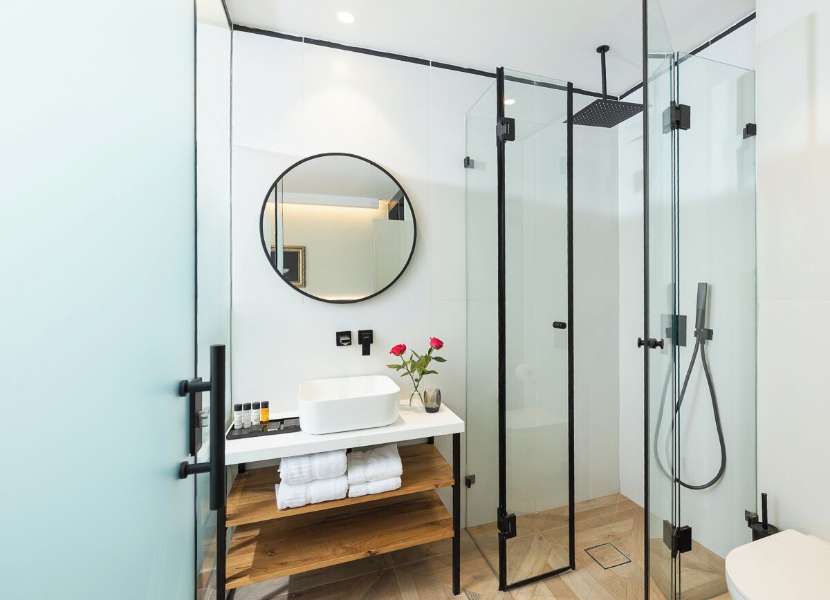 rephael suite | bathroom | shower, rainfall showerhead, free toiletries, hair dryer