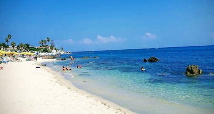 JOLETO House. Your vacation on the Coast of the Gods A 10-minute walk from the sea.