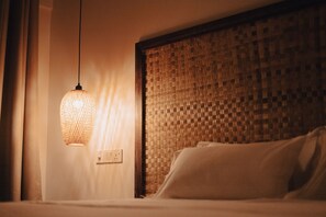 Roupas de cama premium, frigobar, cofres nos quartos