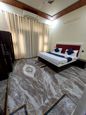 Living room - The Corbett Jungle  (Ramnagar)