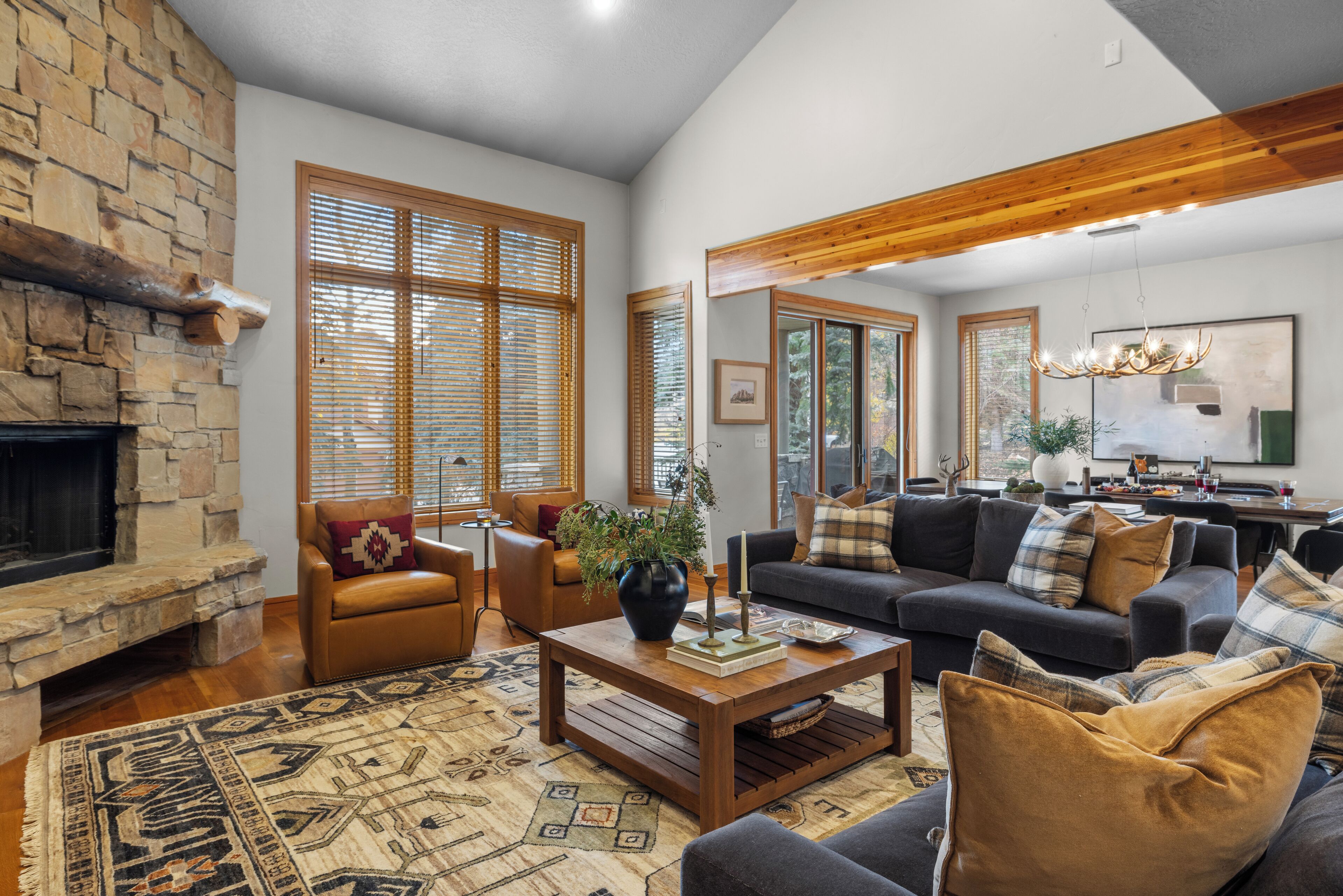 Smart TV, fireplace, table football