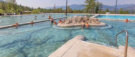 Una piscina cubierta