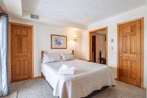 4 bedrooms, free WiFi, bed sheets - Robyn`s Nest - 304 Slopeside Road (Davis)