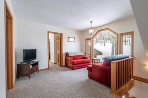TV, fireplace, DVD player