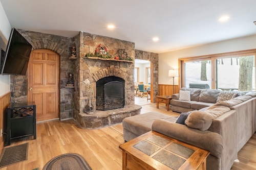 Robyn`s Nest - 304 Slopeside Road