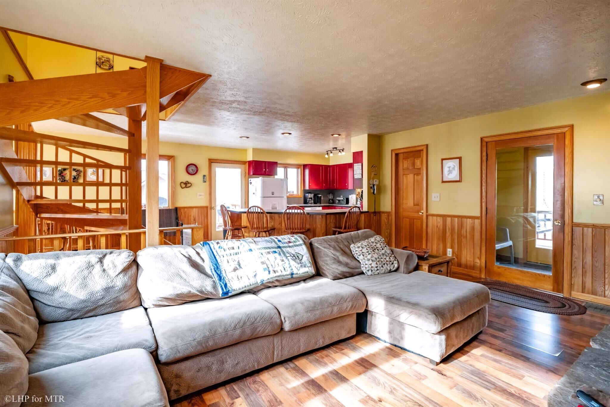 Fireplace, DVD player