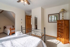 4 bedrooms, free WiFi, bed sheets - Robyn`s Nest - 304 Slopeside Road (Davis)