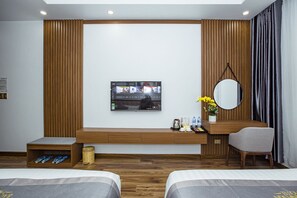 Family Double or Twin Room, 2 Double Beds | Minibar, desk, free WiFi, bed sheets - Bao Minh Sun Hotel (Ha Long)