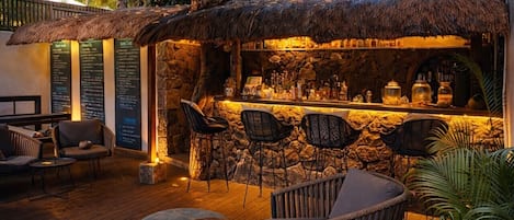 Bar en bord de piscine