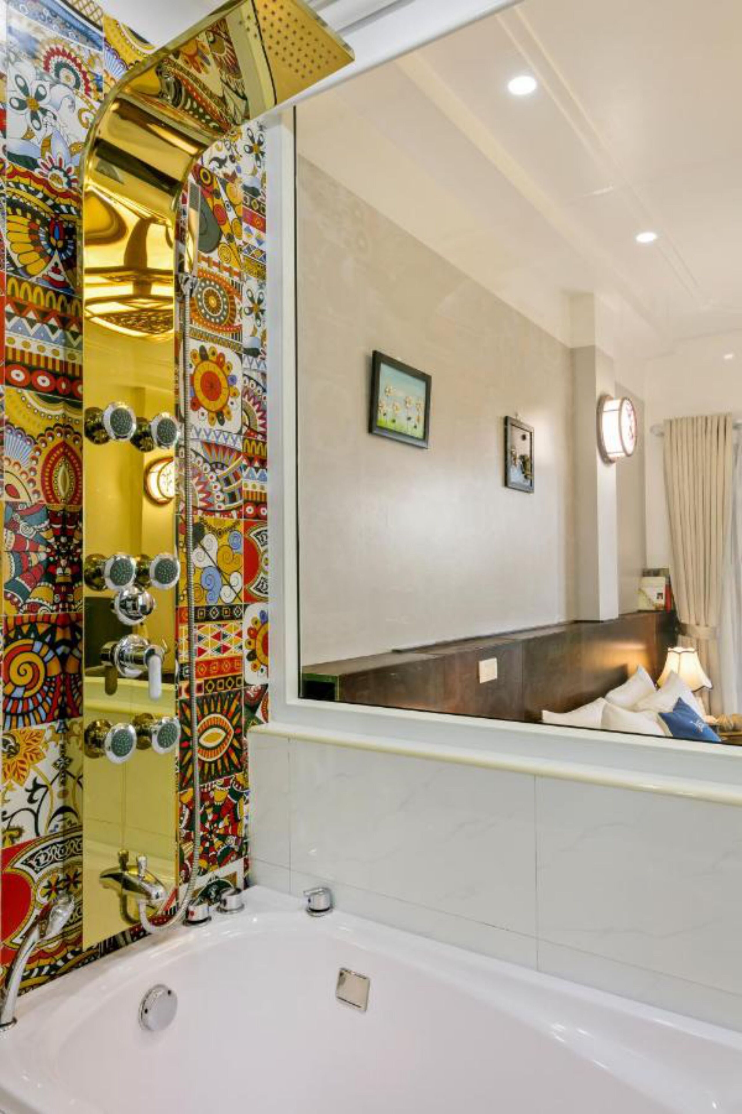 Executive Double Room, Balcony | Bathroom | Shower, rainfall showerhead, designer toiletries, hair dryer