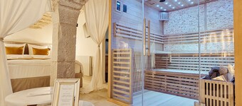 Exceptional suite with jacuzzi and private sauna