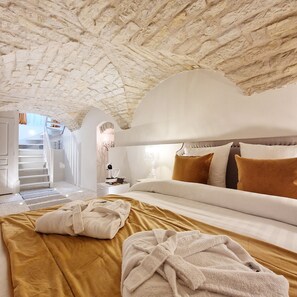 1 bedroom, WiFi, bed sheets - Exceptional suite with jacuzzi and private sauna (Dole)