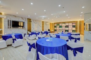 Meeting facility - BlueNeck Sec 47 near Medanta -The Medicity' Gurugram (Gurugram)