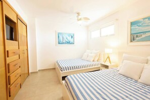 2 bedrooms, iron/ironing board, free WiFi, bed sheets - Beachfront | KingSizeBed | Pool & Jacuzzi (Juan Dolio)