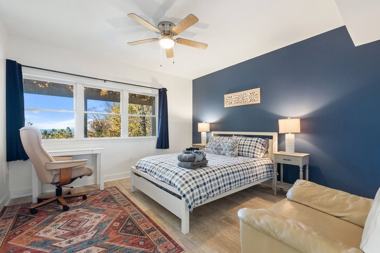 4 bedrooms, desk, free WiFi, bed sheets