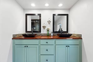 Interior - Antietam Look Out - Incredible Sunset Views! (Keedysville)