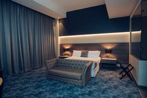 Presidential Room | Minibar, in-room safe, blackout drapes, soundproofing - OTIA (Maputo)