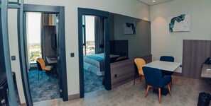 Apartamento | Frigobar, cofres nos quartos, cortinas blackout, quartos à prova de som