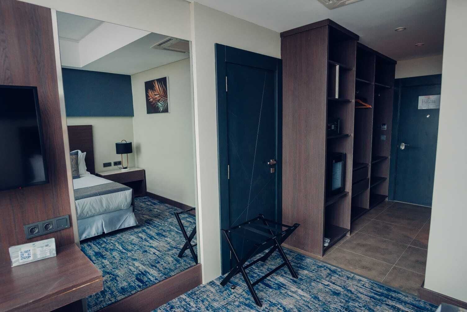 executive double room | minibar, in-room safe, blackout curtains, soundproofing