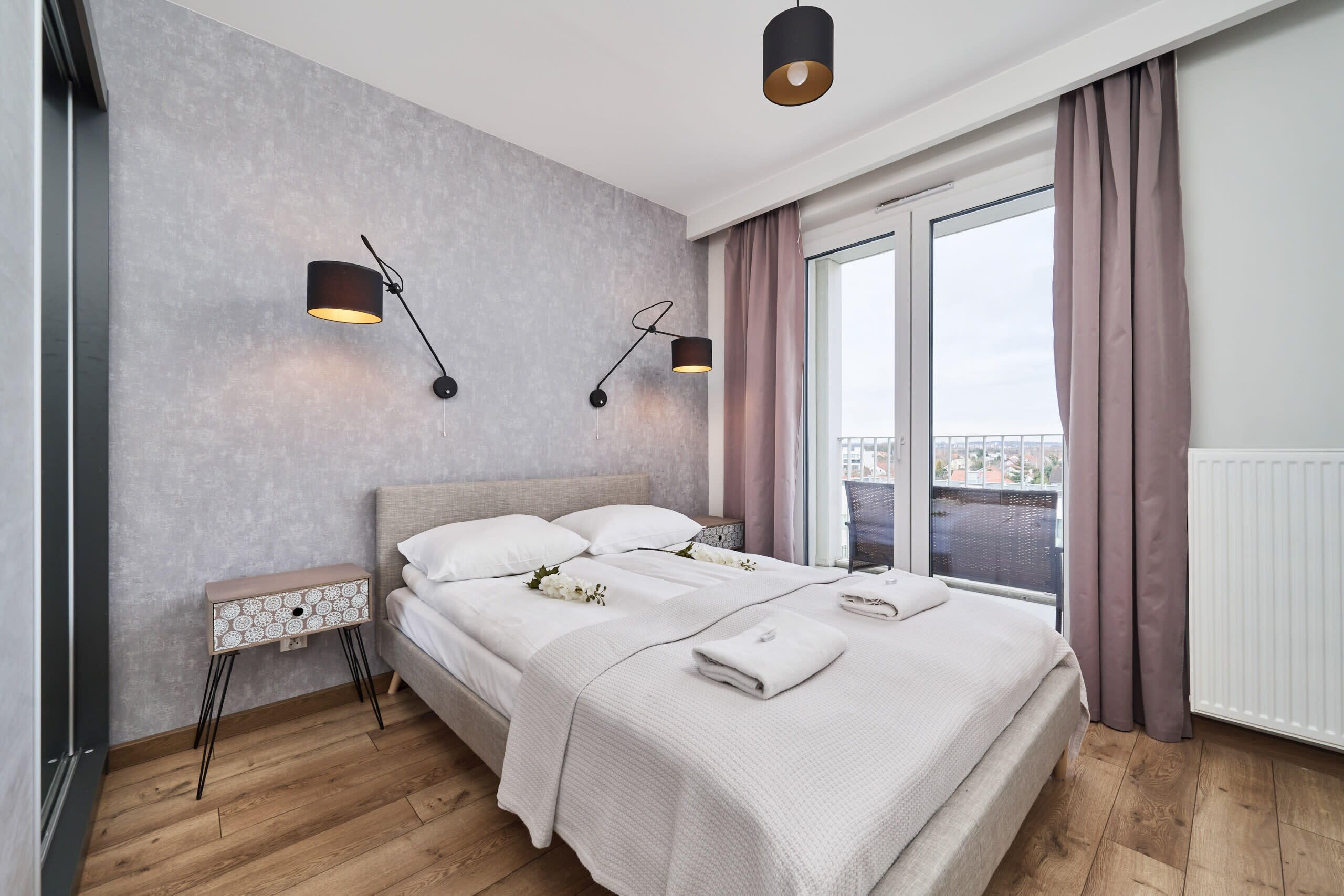 2 bedrooms, desk, iron/ironing board, WiFi