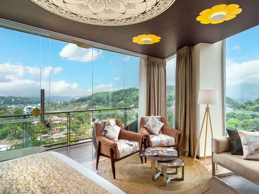 Suite | Egyptian cotton sheets, premium bedding, minibar, in-room safe