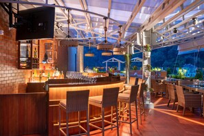 Bar (on property) - Grand Serendib Hotel  (Kandy)