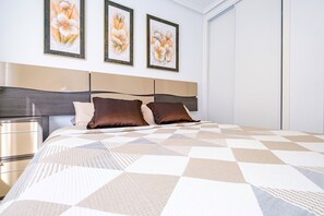 3 bedrooms, iron/ironing board, free WiFi, bed sheets