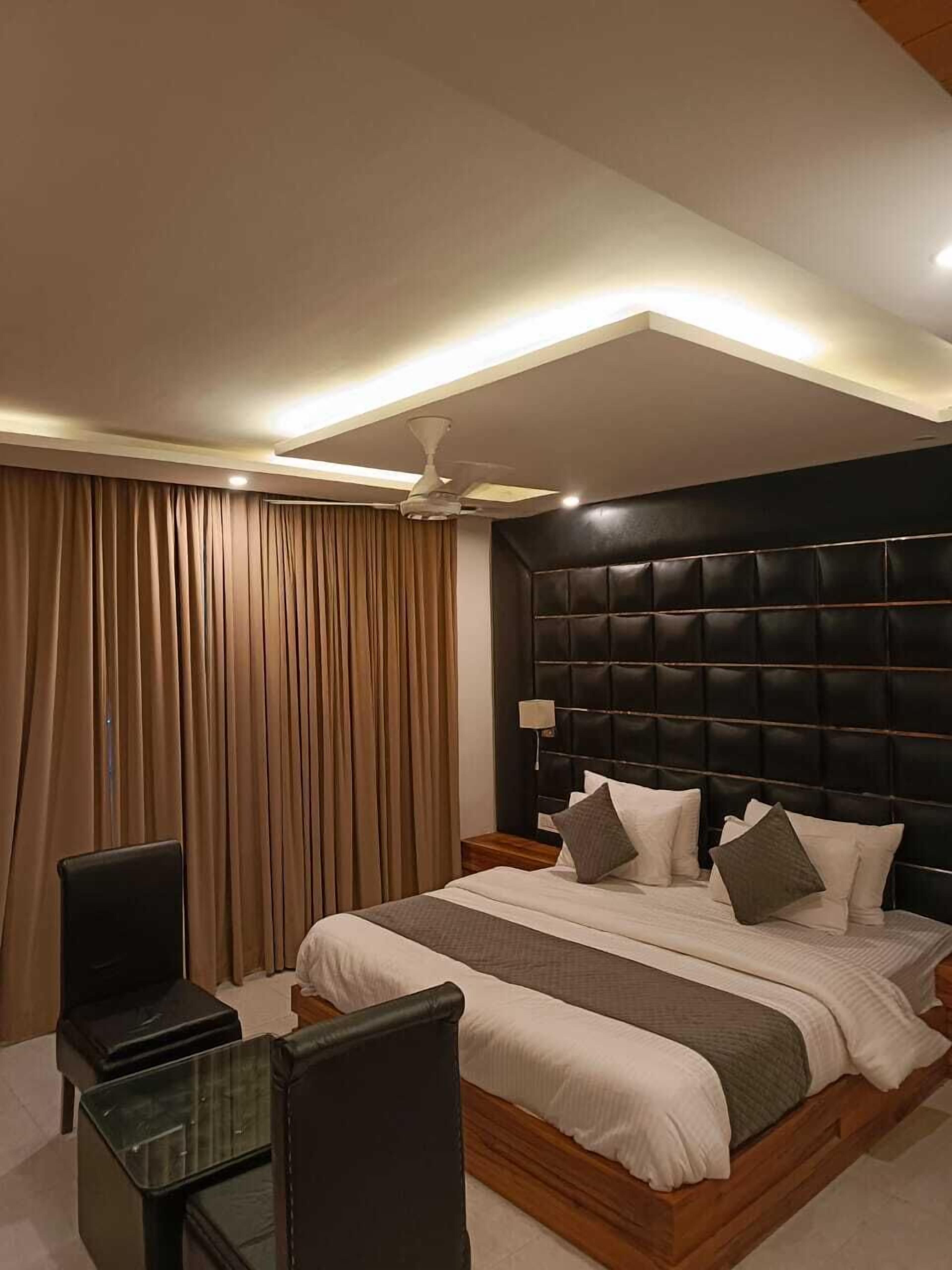 Premium Double Room | Free WiFi, bed sheets