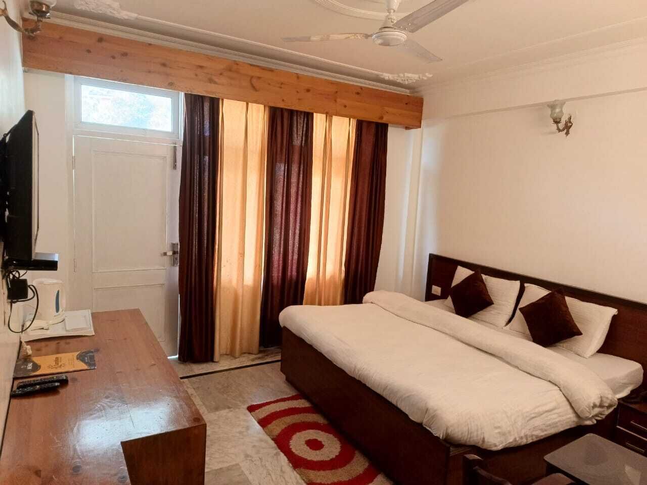 Standard Single Room | Free WiFi, bed sheets