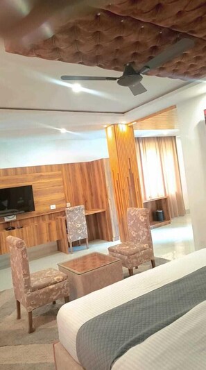 Luxury Room | Living area | LCD TV