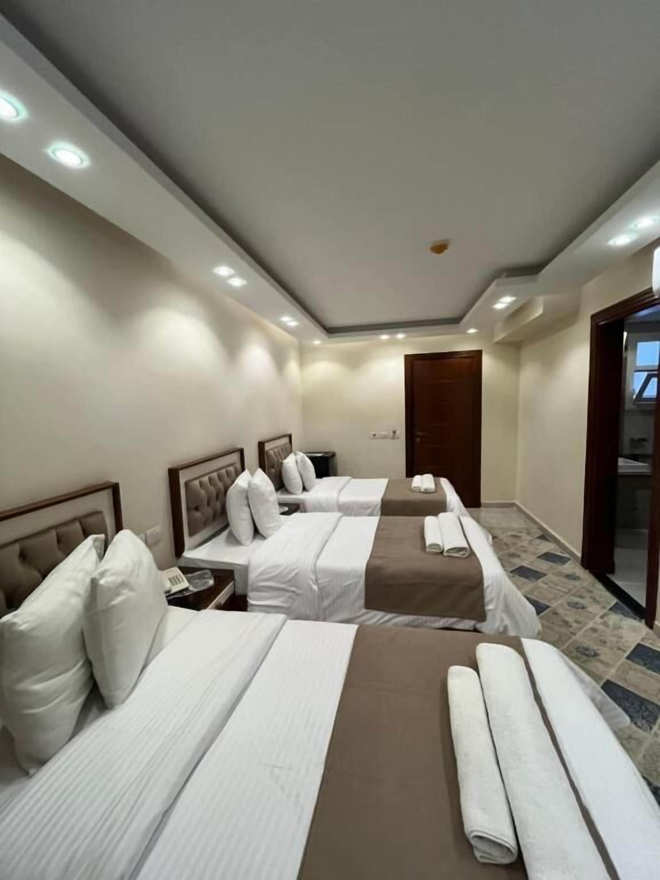 Minibar, wifi gratis y ropa de cama 