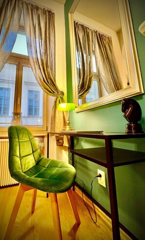 Unclassified image, 3 of 10, button - Elegant Apartment on Hlavná Košice (Košický kraj)