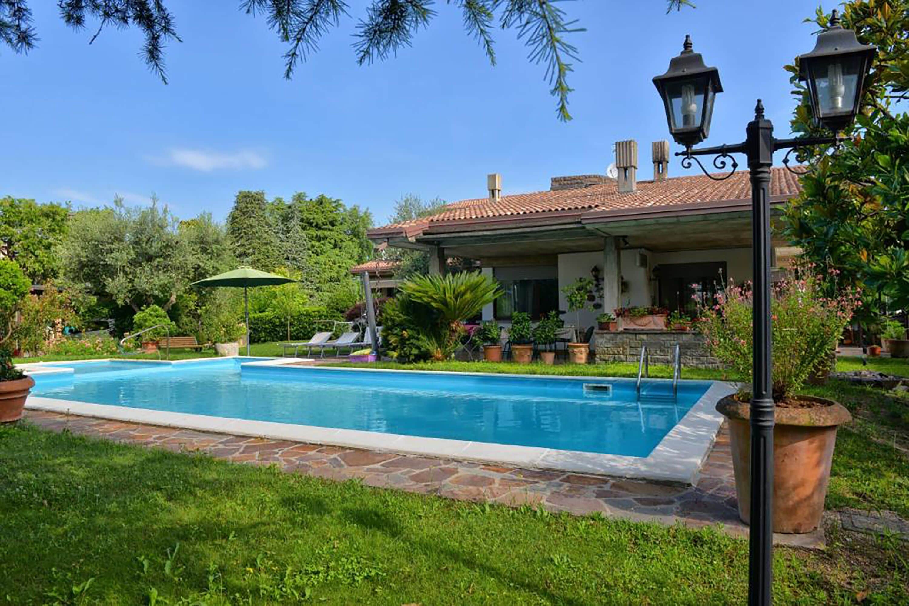 Villa familiare | Area soggiorno | Smart TV 20 pollici con canali digitali, TV