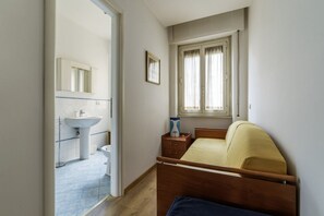 Dusche, Haartrockner, Bidet, Handtücher