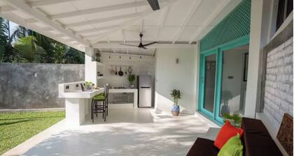 Romantic & Chic - Your Dream Bungalow Mirissa - 6 mins to beach