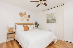 4 bedrooms, desk, iron/ironing board, travel cot